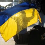 Украинский мальчик, ищущий убежища в США